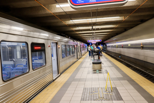  Airport Rapid Station