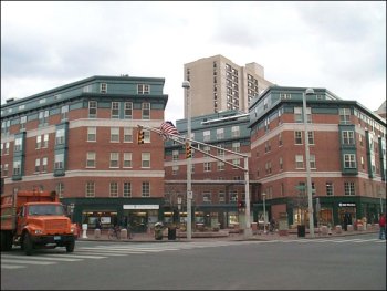 Figure 11 Building Frontages with Active Streetwalls and No Street-Facing Parking (Cambridge, MA)